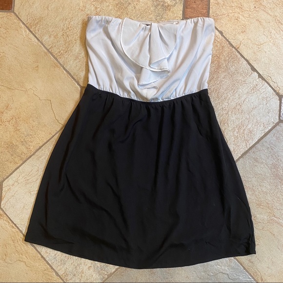 Express Strapless Dress - Picture 2 of 6